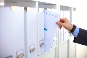眼鏡近視矯正多少錢？瞭解費用與選擇