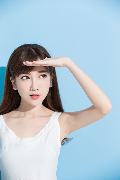 如何快速除眼袋的方法